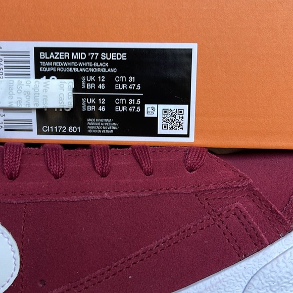 Nike Men’s Blazer Mid '77 Suede
Team Red/White/Black/White
Shoes
C11172-601 - Picture 16 of 16